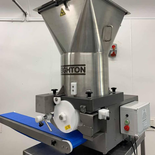 Купити Машина для формування виробів Deighton FORMATIC C4000 від відомого виробника DEIGHTON